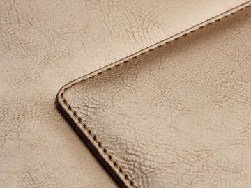 Золотистый